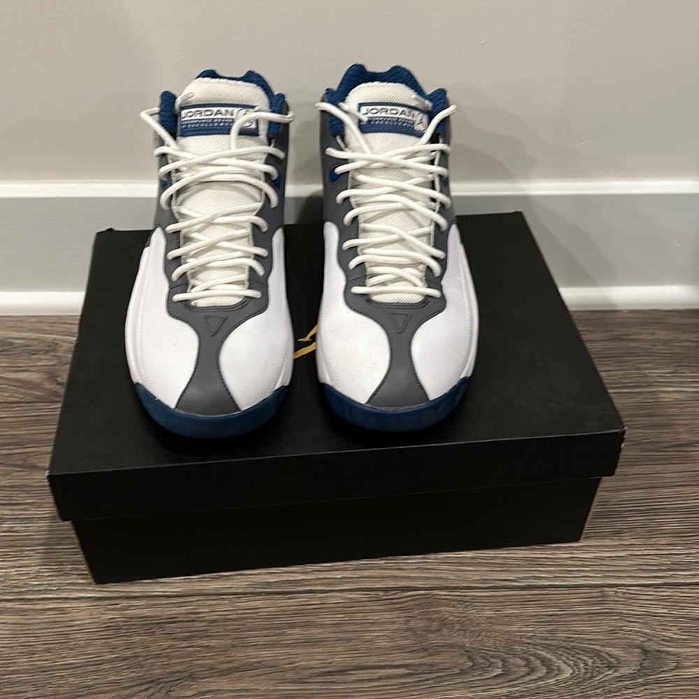 Jordan Jumpman Team 1 "White/French Blue/Flint Grey" Men's Shoe size 9.